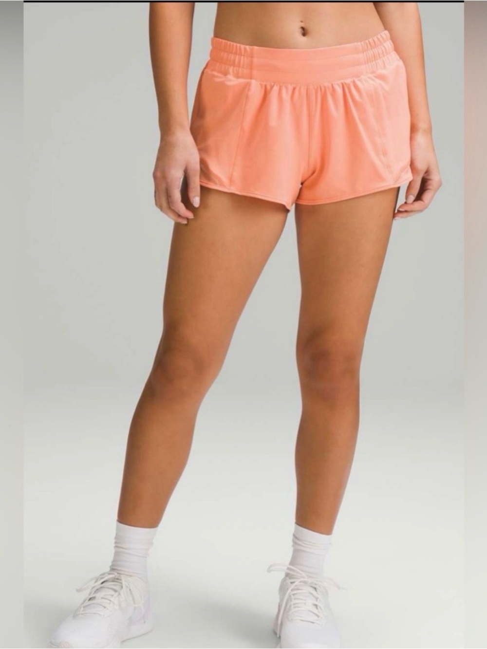 lululemon athletica Coral Hotty Hot Shorts. 2.5 in and size 6